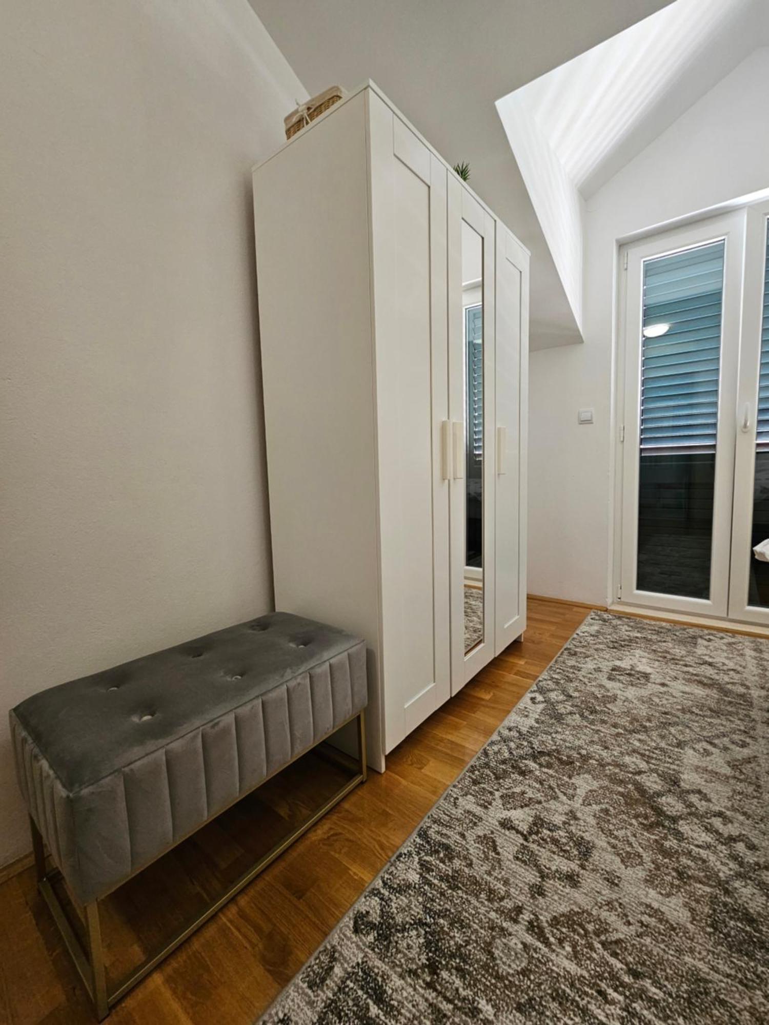 Apartments Kola Banići Exterior foto
